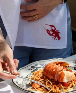 indradanush Tischwäsche|Servietten|Bestickte Hummer-Lätzchen