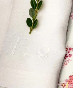 indradanush Tischwäsche|Servietten|Bestickte Leinenserviette Freund/Freundin/Friend