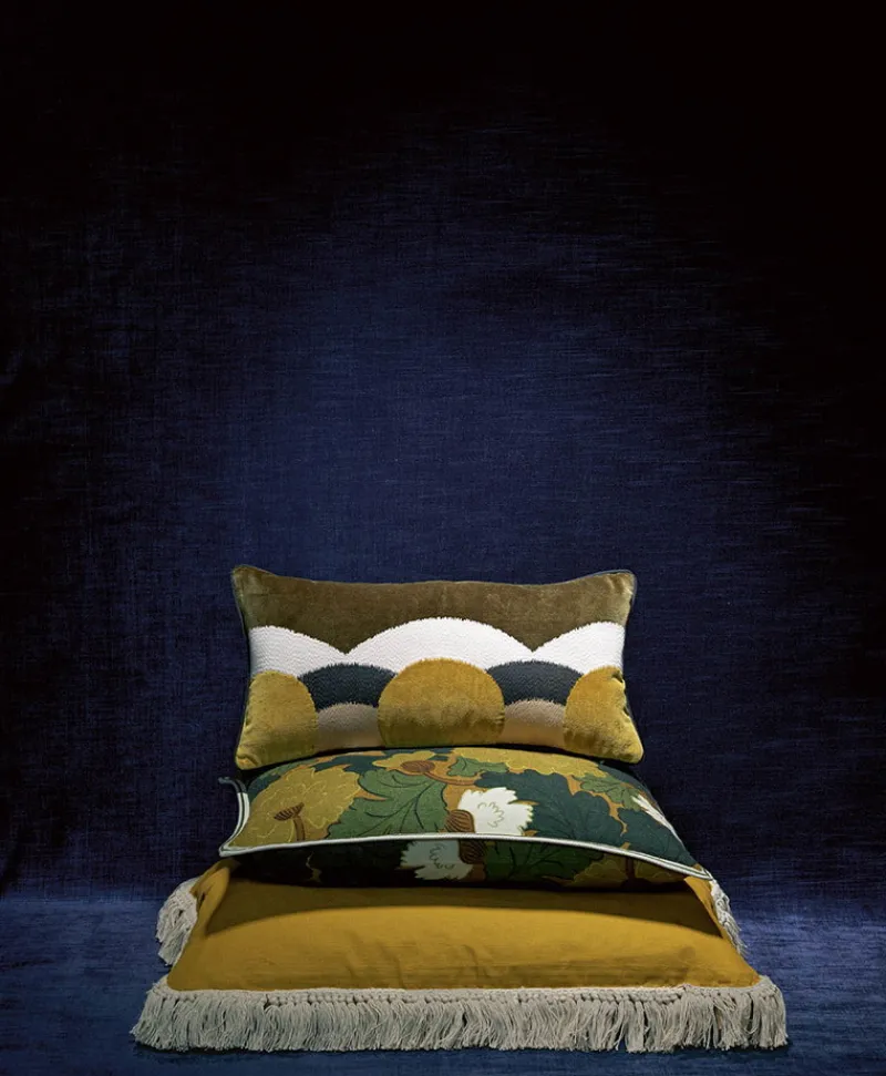 u00c9litis Kissen|Besticktes Samtkissen Celestine