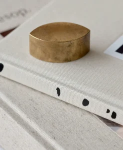 CACHu00c9 Bücher Und Bildbände|Kunst Und Skulpturen|Buchgewicht - Almond