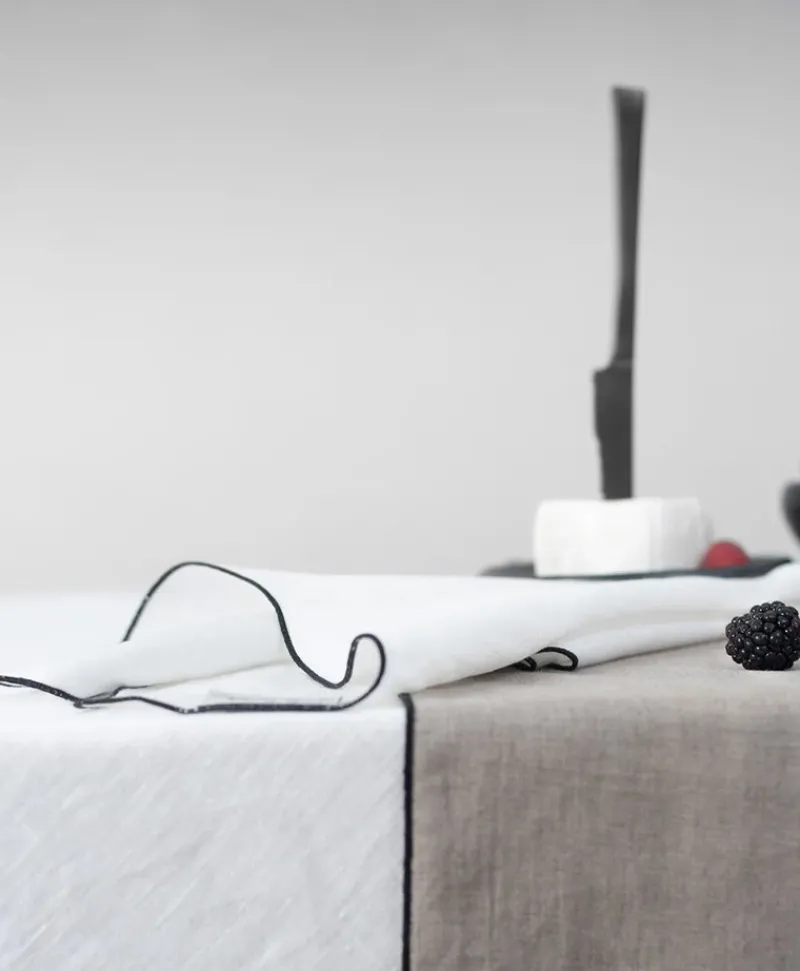 Erika Vaitkute Tischwäsche|Leinentischläufer "VILNIA"