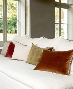 u00c9litis Kissen|Samtkissen Aristote mit Paspelveredelung