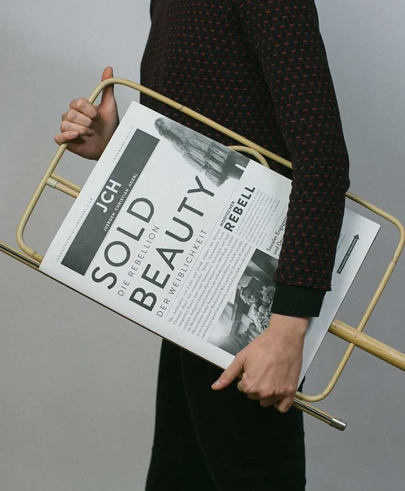 Formpoet Zeitungshalter|Wiener Zeitungshalter aus Holz